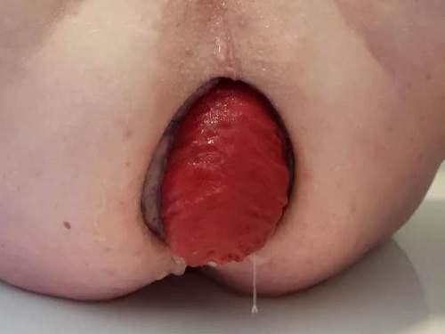 Prolapse Porn – Male stretched his awesome huge anal prolapse – 3 clips pack