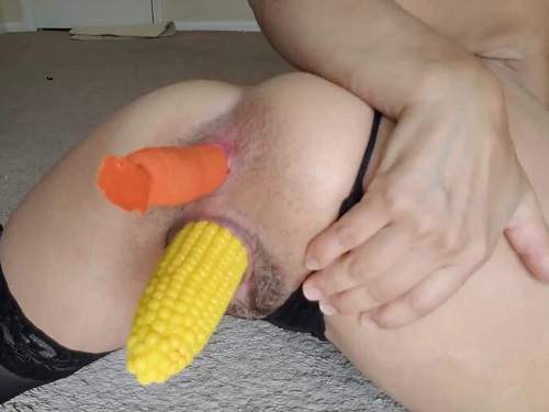 Vegetable Porn – Masked brunette double vegetables penetration anal and vaginal