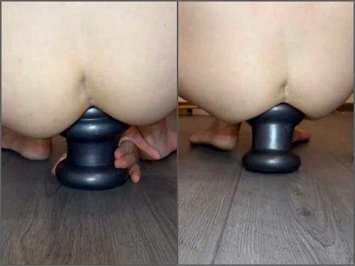 Huge Dildo – Sexy amateur big ass wife self penetration big black plug anal