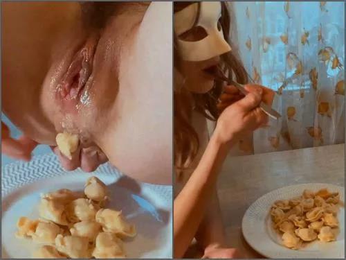 Close up – The Little Selena makes dumplings and eats them after